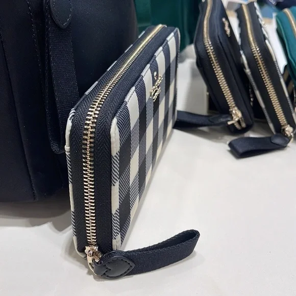 Kate Spade Chelsea Textured Gingham Print Nylon Large Continental Wallet
NWT - Picture 11 of 16